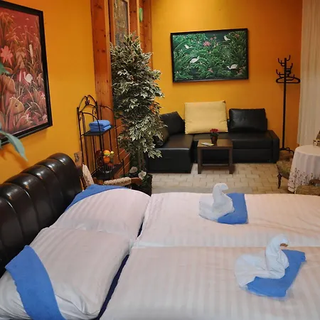 Guest house Centrum Tiffany 4*